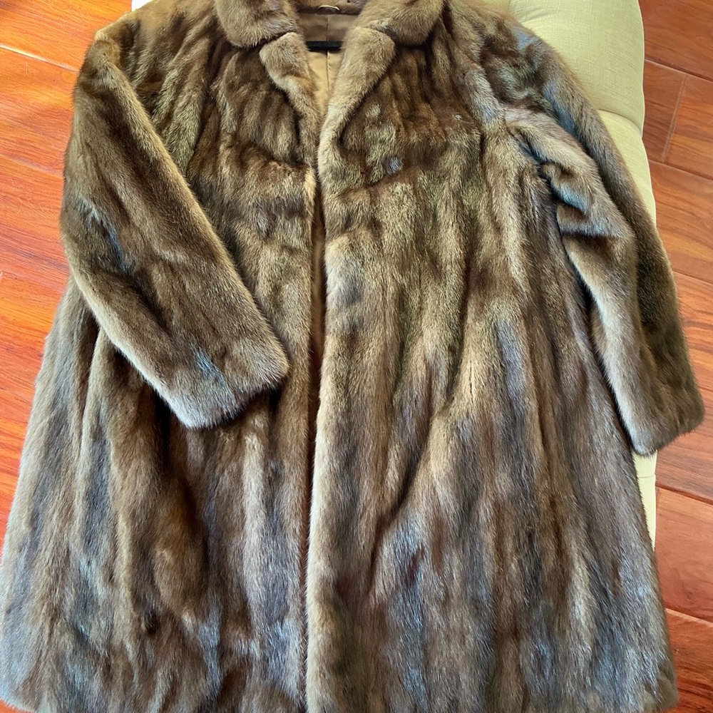 Elegant Brown Mink Fur Coat